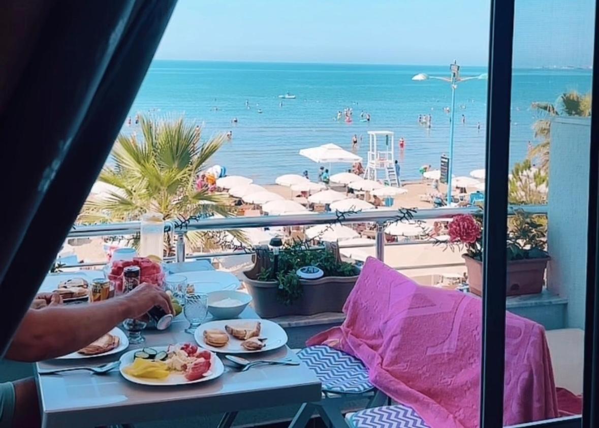 Durres Strand Direkt Am Meer Exterior photo