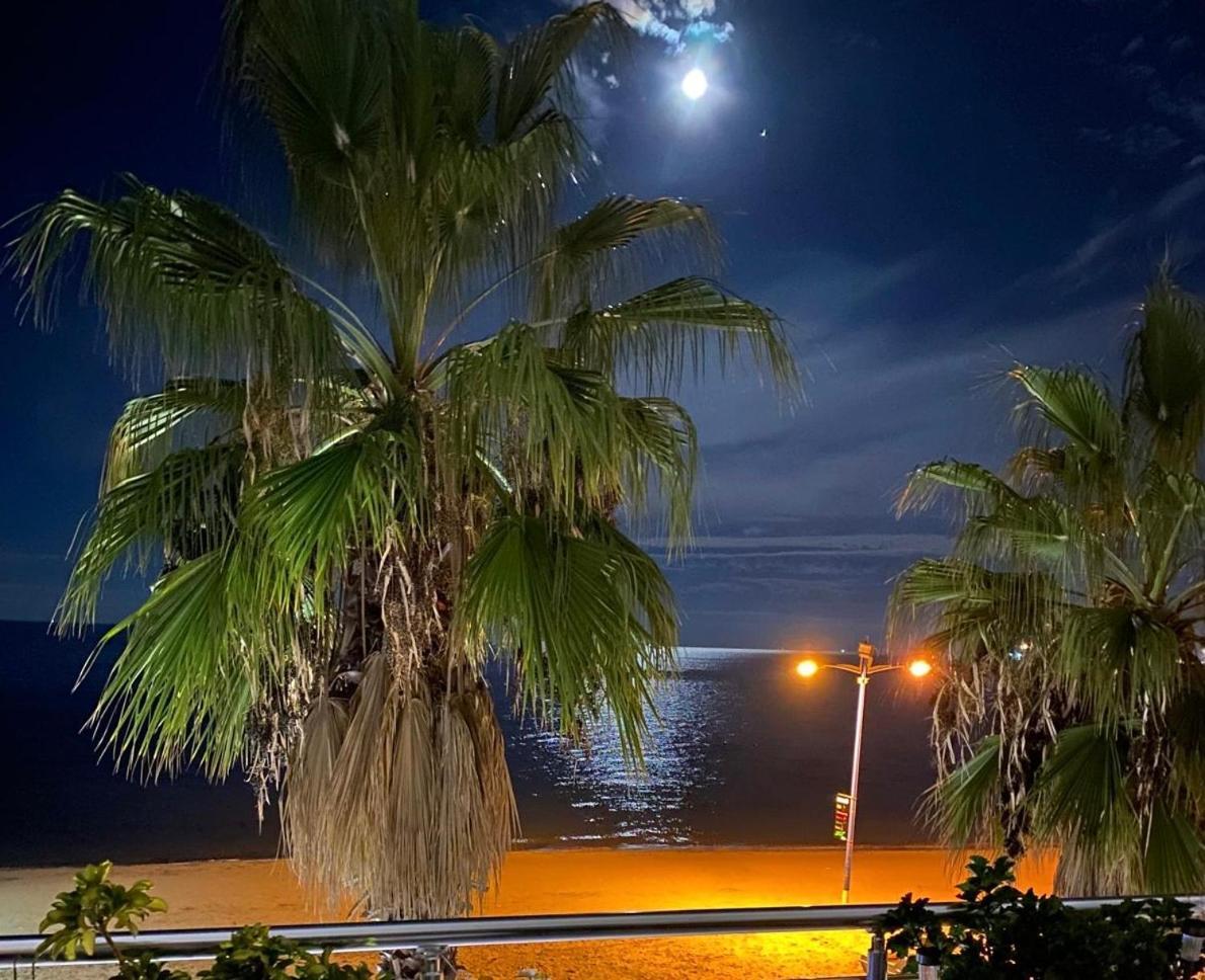 Durres Strand Direkt Am Meer Exterior photo